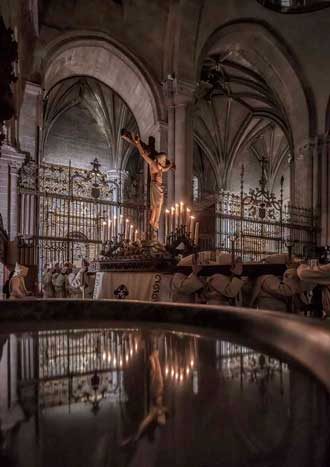 dolor-en-la-catedral-cartel-semana-santa