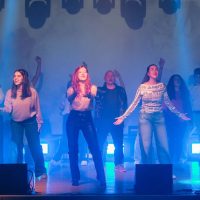 mas-alla-el-musical11