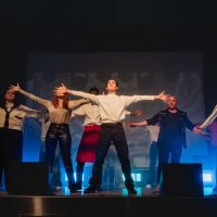 mas-alla-el-musical13